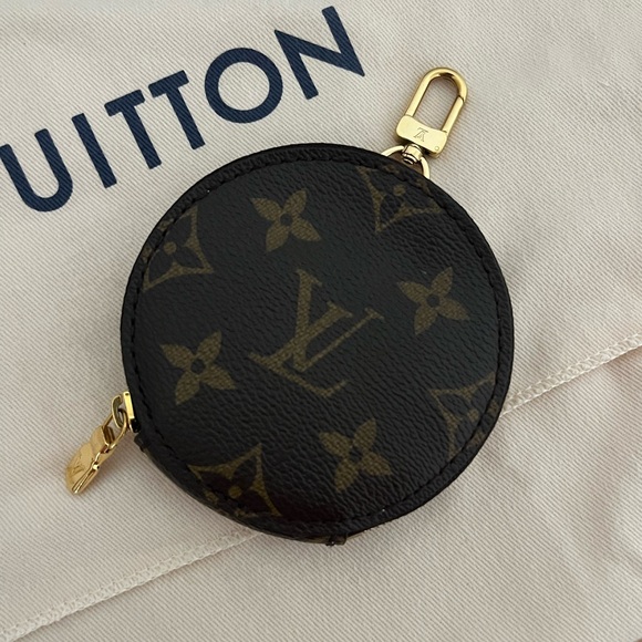 Louis Vuitton: Multi Pochette Accessoires (Monogram)✨ - Picture 12 of 16